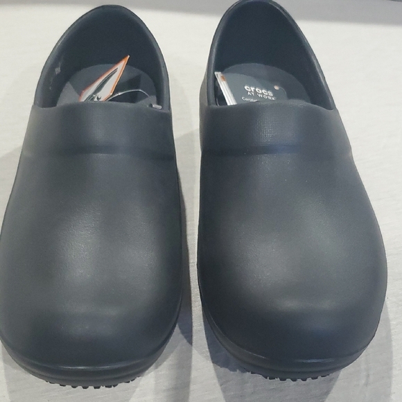 CROCS Neria Pro II Black Clogs - Picture 3 of 8